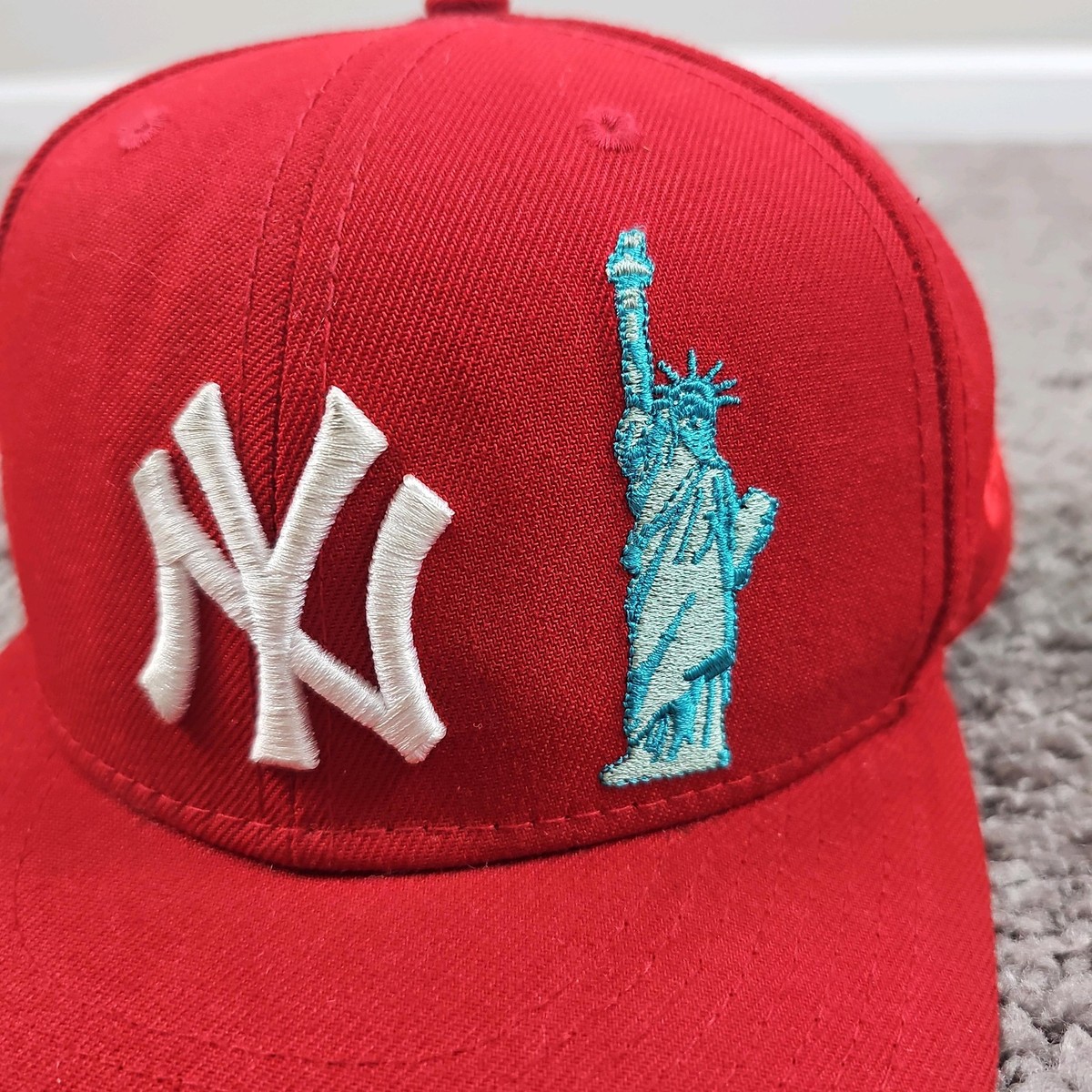 VINTAGE New York Yankees Cap Hat Fitted 7 1/4 Red New Era Subway