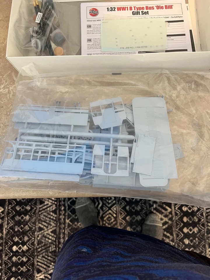 Airfix 1:32 WW1 B Type Bus 'Ole Bill' Plastic Model Kit A50163 - Image 3 of 4