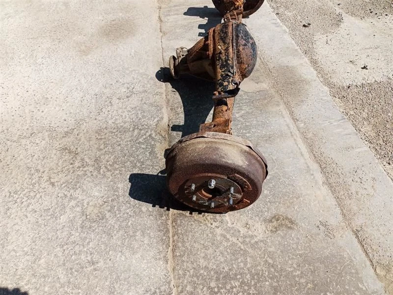 4.375 Ratio Rear Axle Differential Carrier Housing 1995 NISSAN PICKUP 6807884 Foto 2 de 4