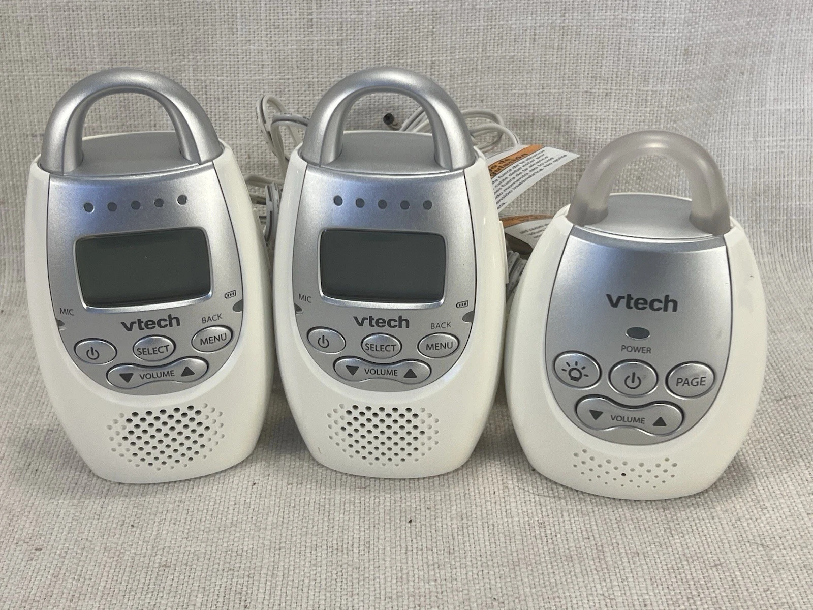 VTech DM221-2 Digital Audio Baby Monitor with Two Parent Units tested and works