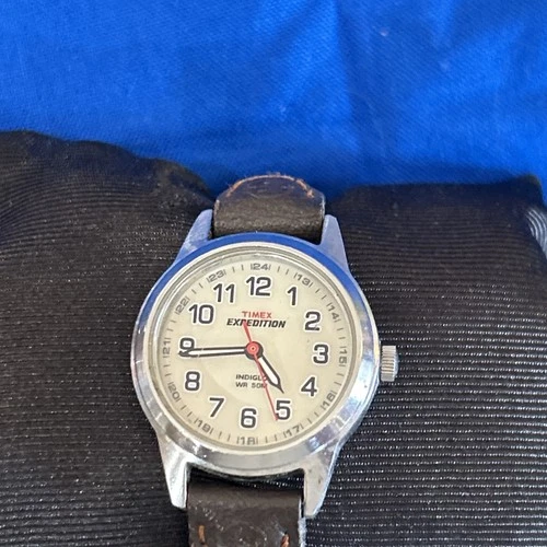 Vintage Timex Expedition Women’s Field Mini Watch new battery. Runs great