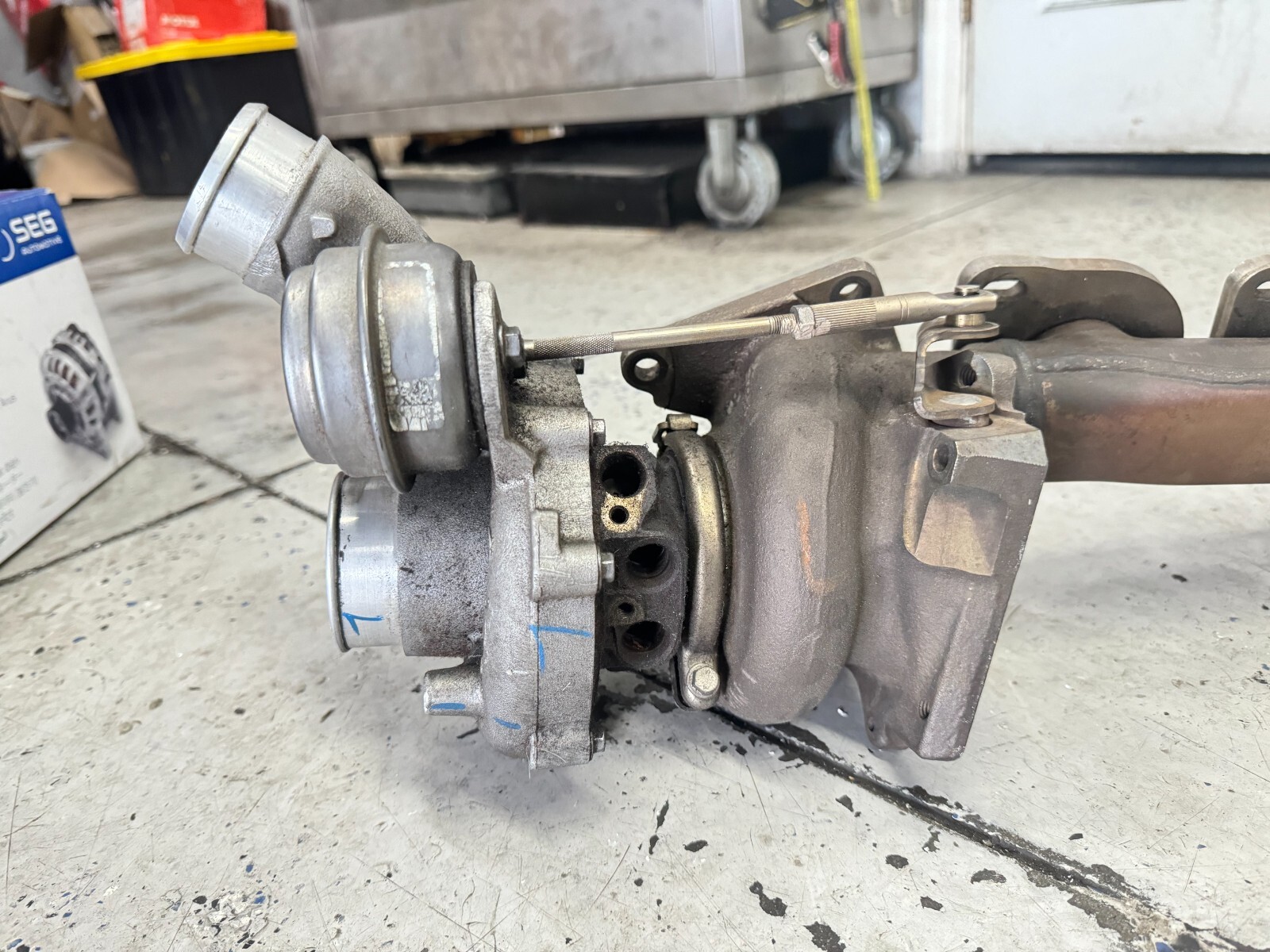 Turbocharger left Turbo Mercedes S-Class W222 217 S 63 AMG M 