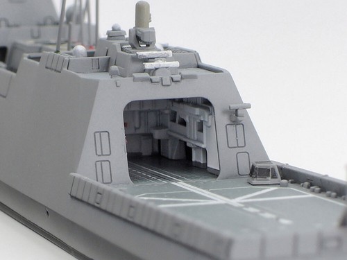 TAMIYA 31037 1:700 Japanese JMSDF Defense Ship FFM-1 Mogami - Water Line Series - Picture 4 of 12