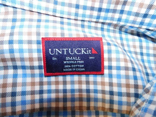 Camisa para hombre azul a cuadros de manga larga marca UNTUCKit talla pequeña - Imagen 5 de 5