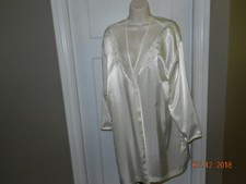Cinema Etoile Size L Ivory/White Robe, missing tie, add your own