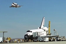 New 5x7 NASA Photo: Space Shuttle Endeavour on Runway with Columbia Overhead