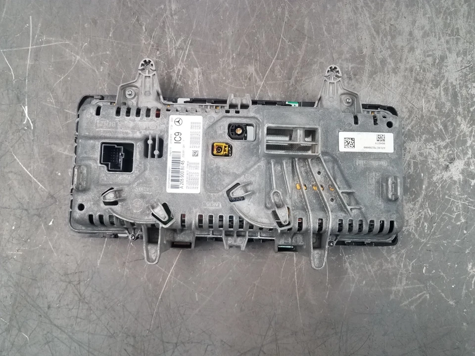 Mercedes AMG C 63 S 2019 Gauge Cluster #5932 A2 Foto 4 de 4