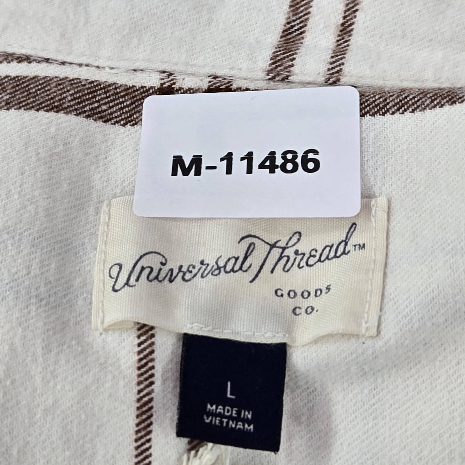 Universal Thread Women Button Up Shirt L Cream Check Collared Long Sleeve NWT