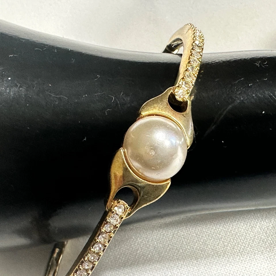 Brazalete elástico de perlas sintéticas Avon Pearlessence tono dorado 2007 Foto 4 de 4