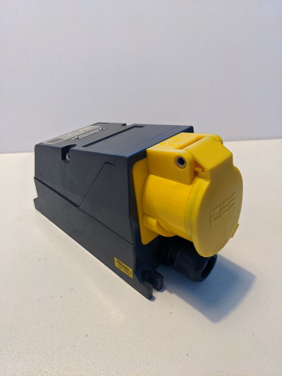 Shall 110v Wall Mounted Socket 8575/13-304 Bogactwo ofert