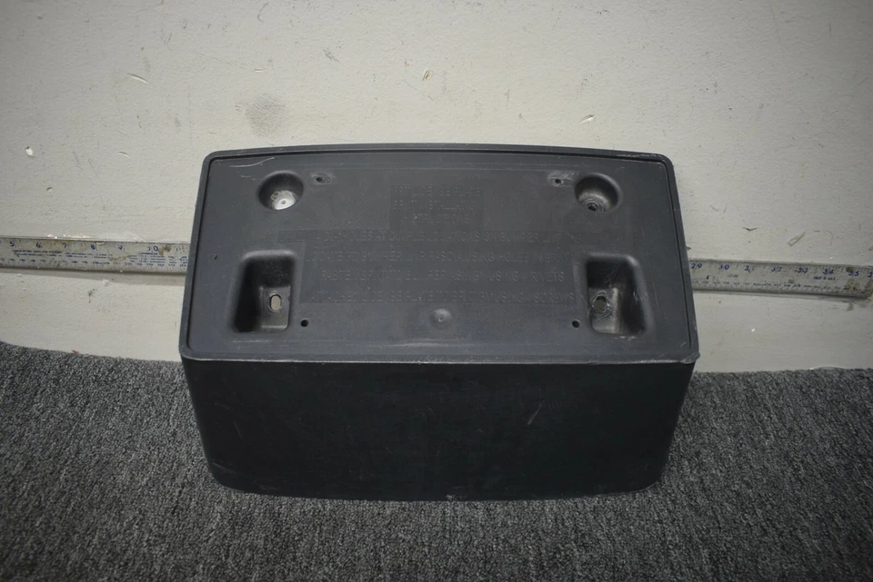 2015-2016 CHEVROLET SILVERADO 2500 3500 FRONT LICENSE PLATE BRACKET FACTORY OEM - Image 2 of 4