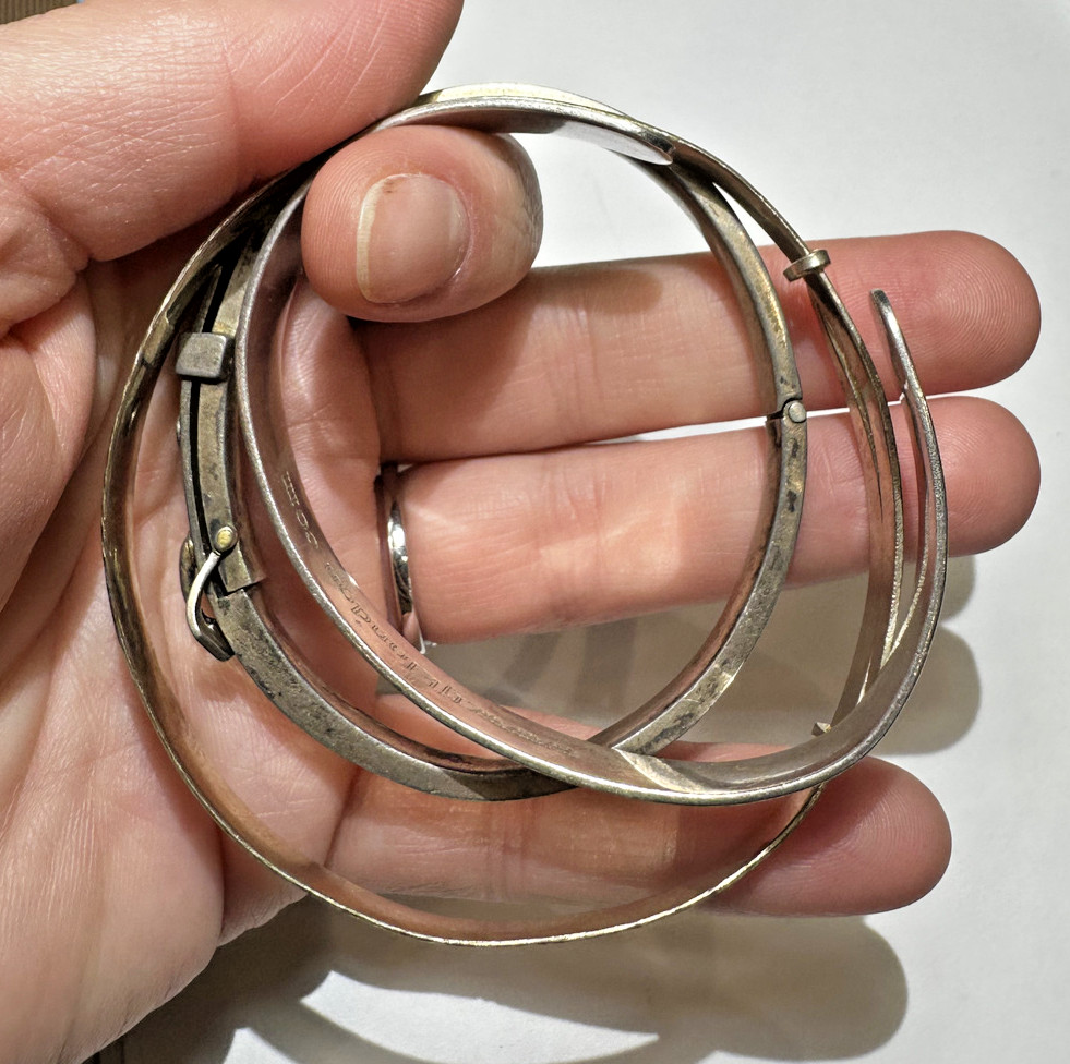 Exquisite Stackable Silver Cab Etched Bangle Hook… - image 6