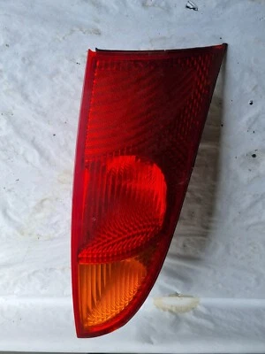 Ford Focus 1 / Feux arrière Droit (passager) / xs4x13404 - Photo 1/3