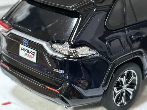 Rav4 PHV 1/30 Mini Car 2RA Junk Right tail light broken Door mirror missing - Picture 7 of 7