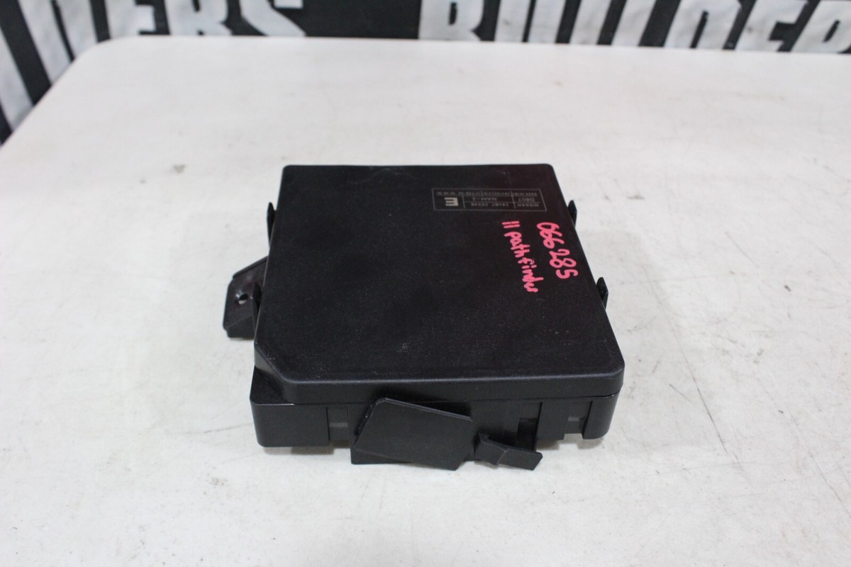 2009-2012 NISSAN PATHFINDER IPDM POWER RELAY MODULE FUSE BOX