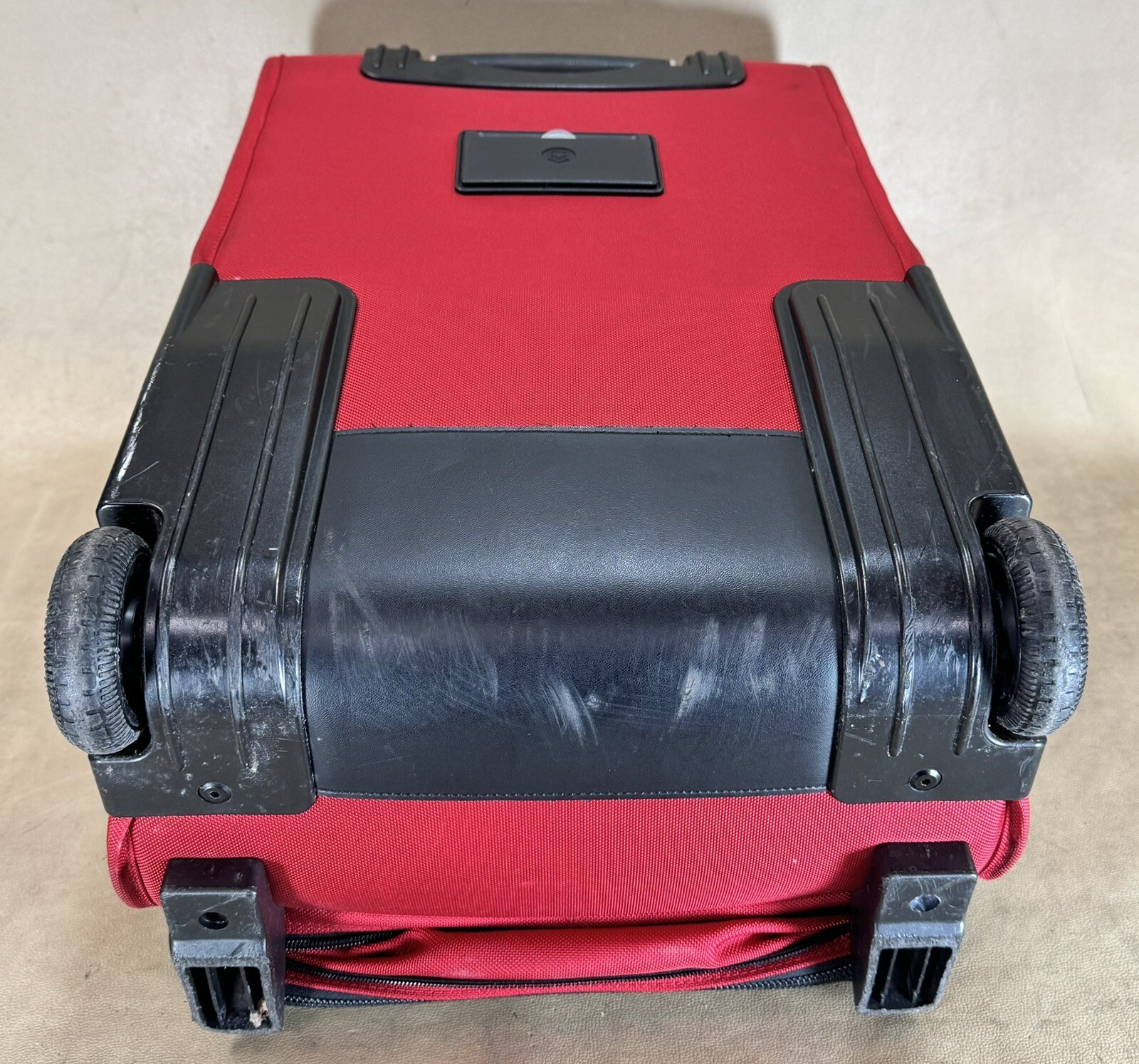 Victorinox Mobilizer Red 22" Upright Wheeled Expandable Carry On Suitcase 34013N