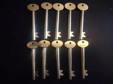 10 TRAFFIC SIGNAL CABINET #1 KEYS, MADE IN USA. NEW