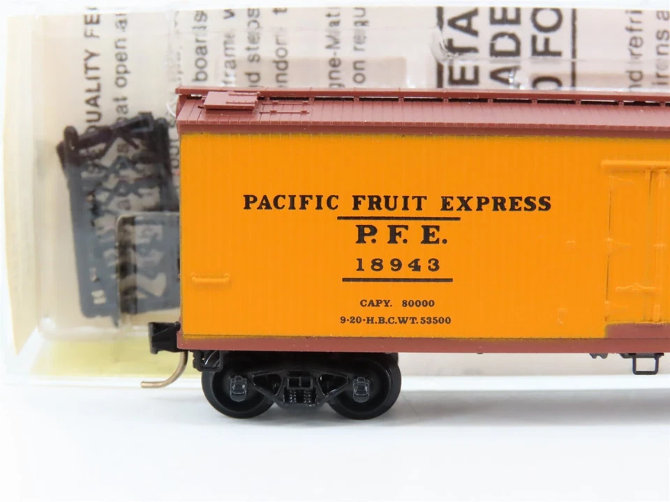 N Kadee Micro-Trains MTL 47060 SP UP PFE Pacific Fruit Express 40' Reefer #18943 - Image 2 of 4