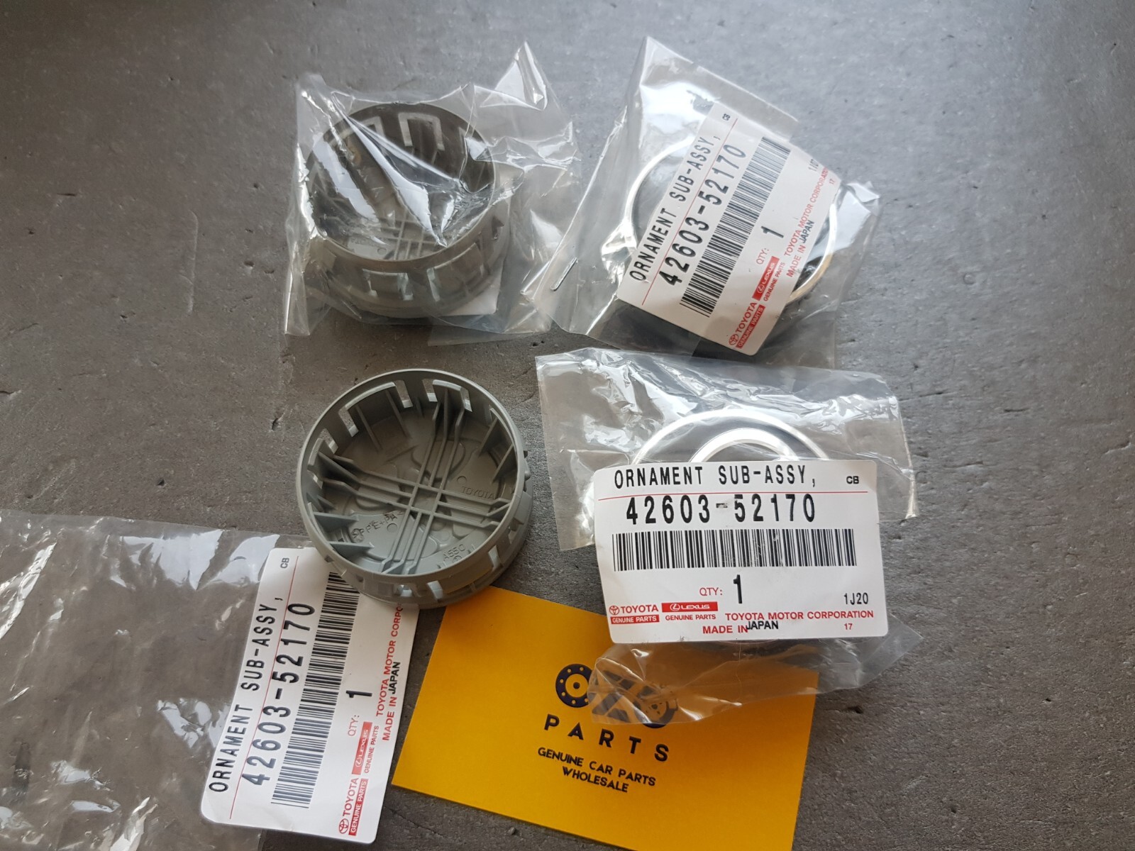Genuine Toyota Alloy Wheel Centre Caps 4260352170 Set of 4 eBay