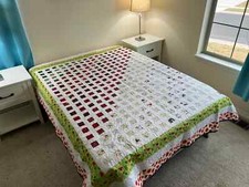 Queen-Size Quilt in Christmas Fabrics