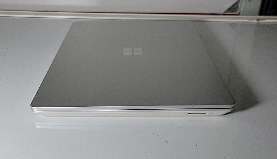 Microsoft Surface Go Laptop 1943 12.4 Microsoft Surface Go Laptop 1943 12.4