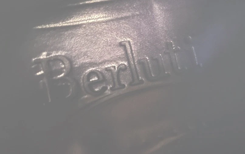 Raro Berluti Scritto para mujer negro Botas cortas. EST. EE. UU. Talla 8 1/2. Excelente. Foto 2 de 4