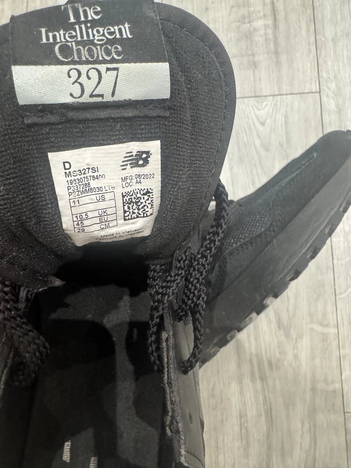 New Balance 327 | Black | Leather & Suede/ UK 10.5 EU 45 - Image 4 of 4