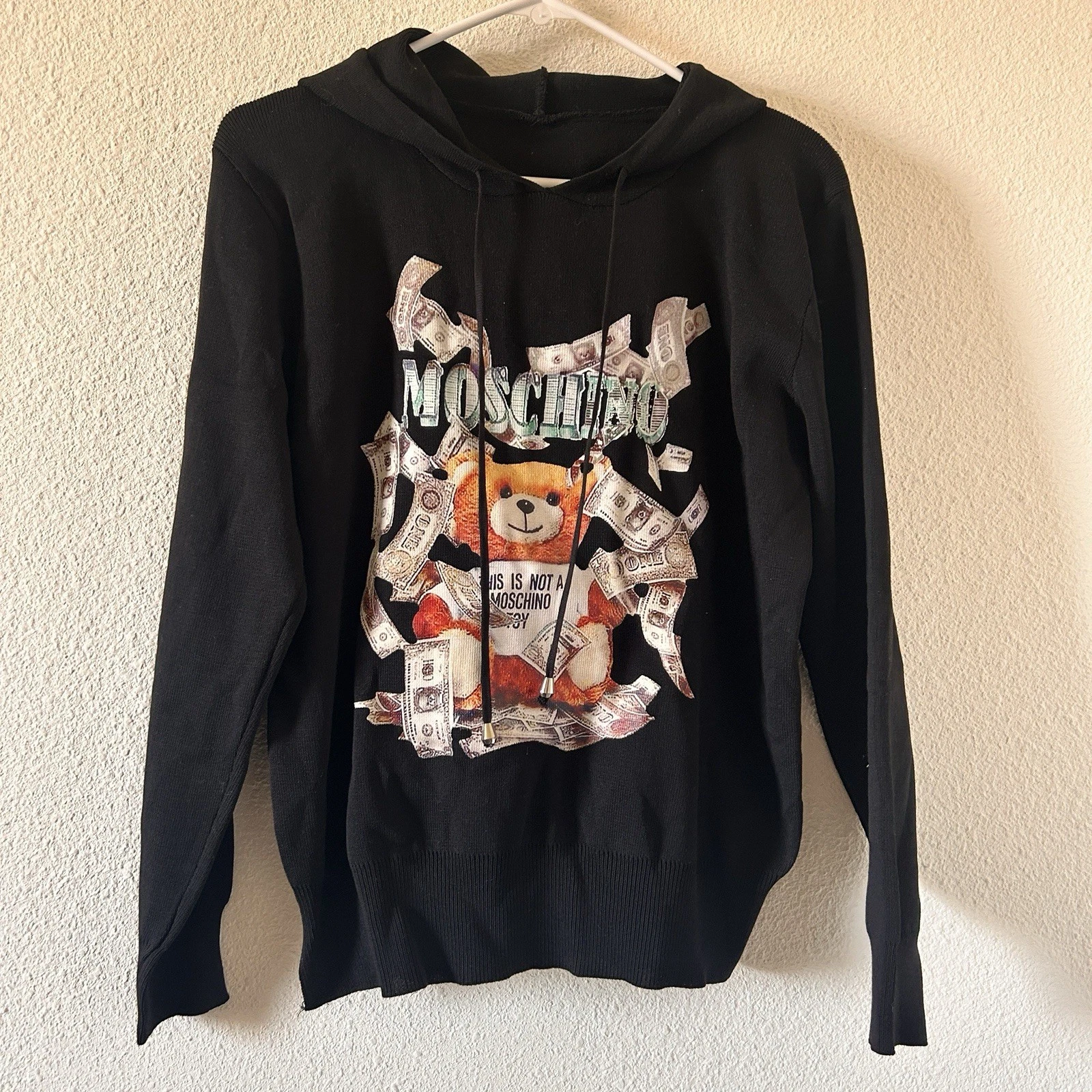 Cool Fine Knit Graphic Hoodie Fits Women’s Small Black Pullover casual Street