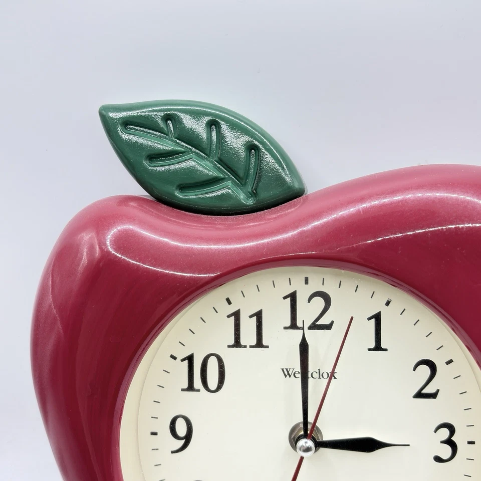 Reloj de Pared Westclox 10" Tridimensional Apple - Modelo #38038A Foto 3 de 4