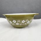 Pyrex 442 Spring Blossom Crazy Daisy Cinderella 1.5 qt Green White Mixing Bowl