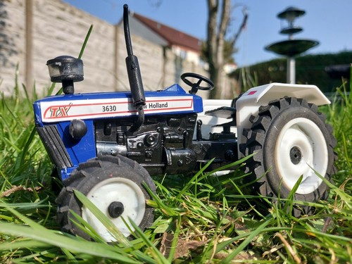 Farm Vehicle Toys,..NEW HOLLAND 3630 TRACTOR MODEL - Picture 6 of 10
