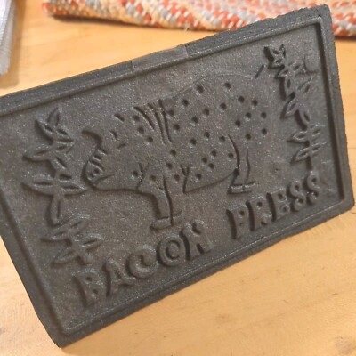 NEW Cast Iron Bacon Press & Steak Weight, Heavyweight w Wooden Handle Pig design