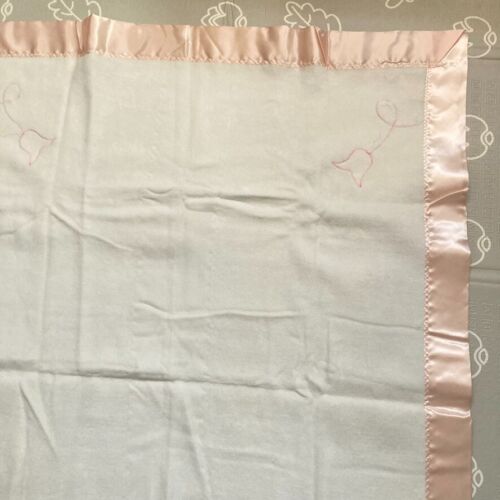 Manta de bebé Quiltex de colección con ribete satinado apliques de tulipán rosa - Imagen 6 de 8