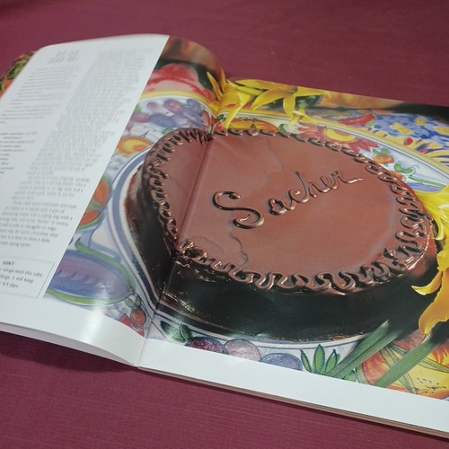 Celebrating Chocolate - New Idea - Beverley Sutherland Smith Softcover Cookbook - Picture 4 of 20
