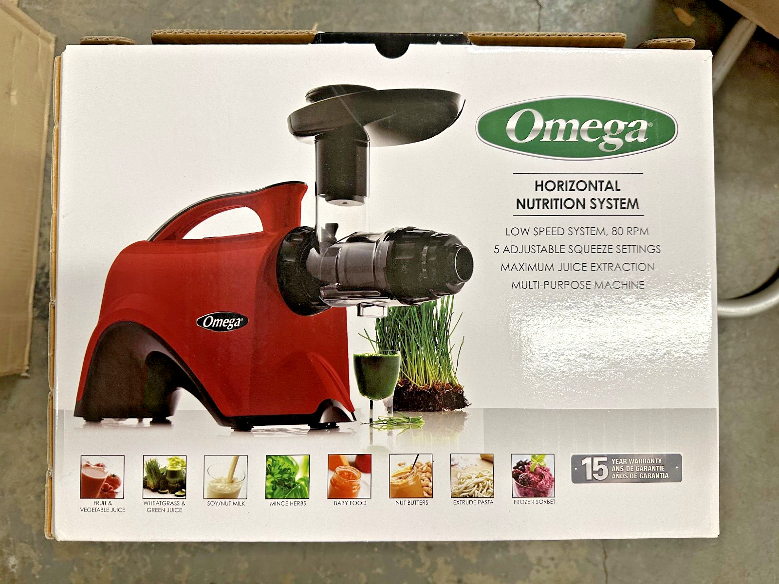 Omega NC900R Horizontal Nutrition System Slow Masticating Ju