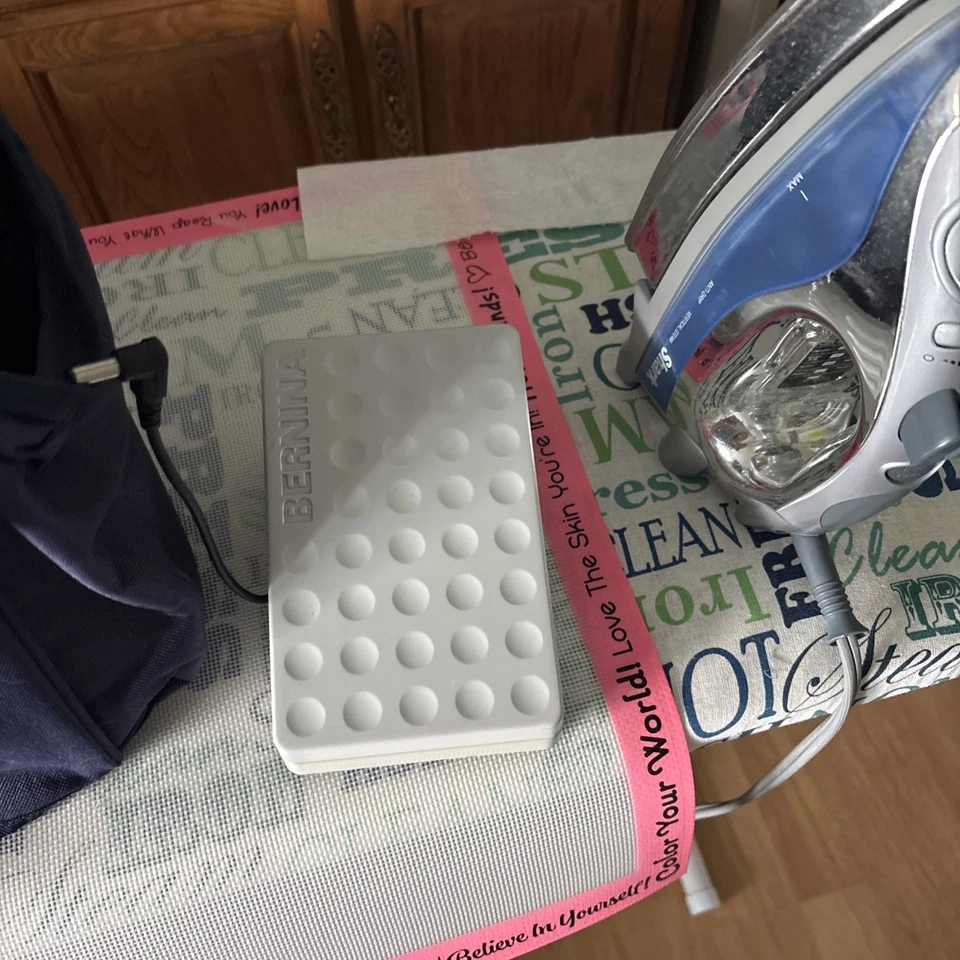 Máquina de coser Bernina Activa 125 sin pedal NO COMPLETAMENTE PROBADA LEER DESC Foto 2 de 4