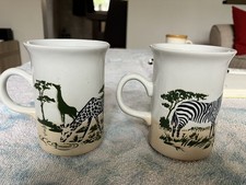 A PAIR OF VINTAGE CHURCHILL ZEBRA and GIRAFFES MUGS 