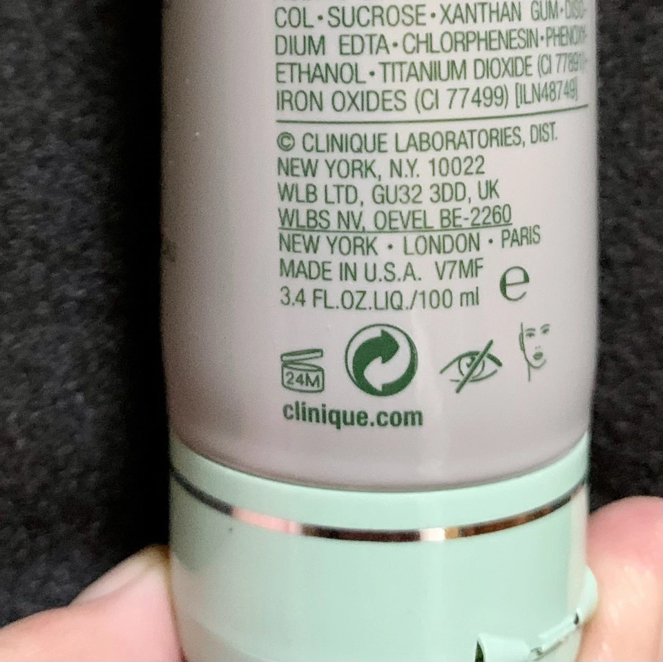 Lote Novo Bálsamo Máscara de Carvão Clinique Skincare Cleansers Moisture Surge - Imagem 3 de 4
