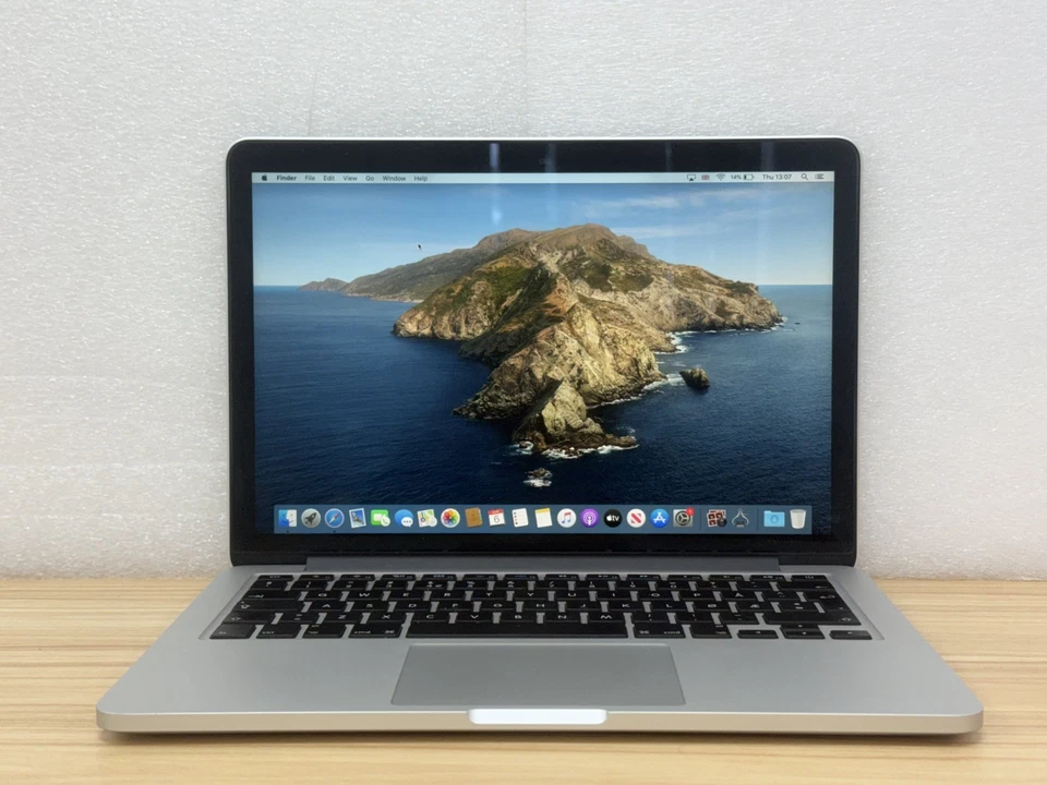 Apple MacBook 13.3'' (128GB SSD, Intel Core i5 4th Gen., 2.60GHz, 8GB) Laptop -, photo 1 of 5