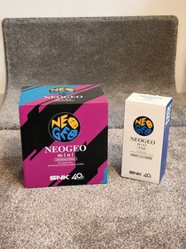 NEO GEO MINI SNK 40th ANNIVERSARY CONSOLE with OFFICIAL X PAD ALL BOXED 40 GAMES