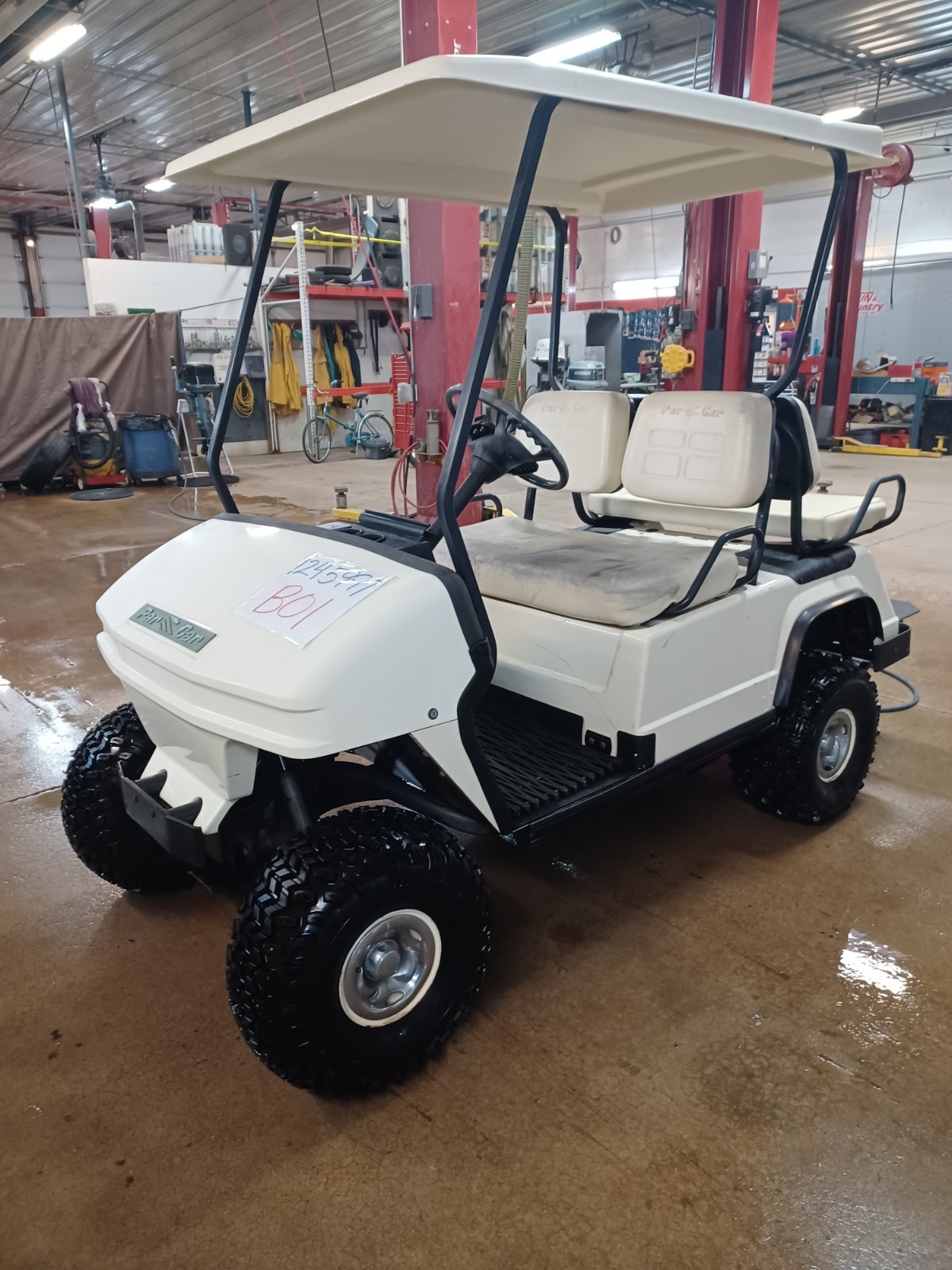 Colombia ParCar gas golf cart NON-RUNNER