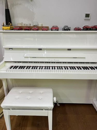 H. Van Bremen PIANO. Klavier mit Hocker. Weiß poliert, neuwertig - Bild 9 von 11