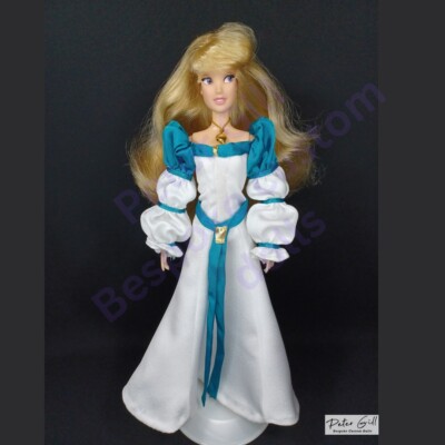 Schwanenprinzessin Odette weißer Schwan Puppenkleid Eiche Custom