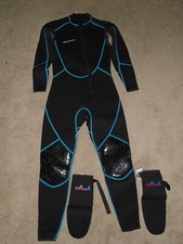 WOMEN'S SEASKIN FULL WETSUIT COMFORTABLE SIZE Med FRONT ZIP w/Blue Dive socks