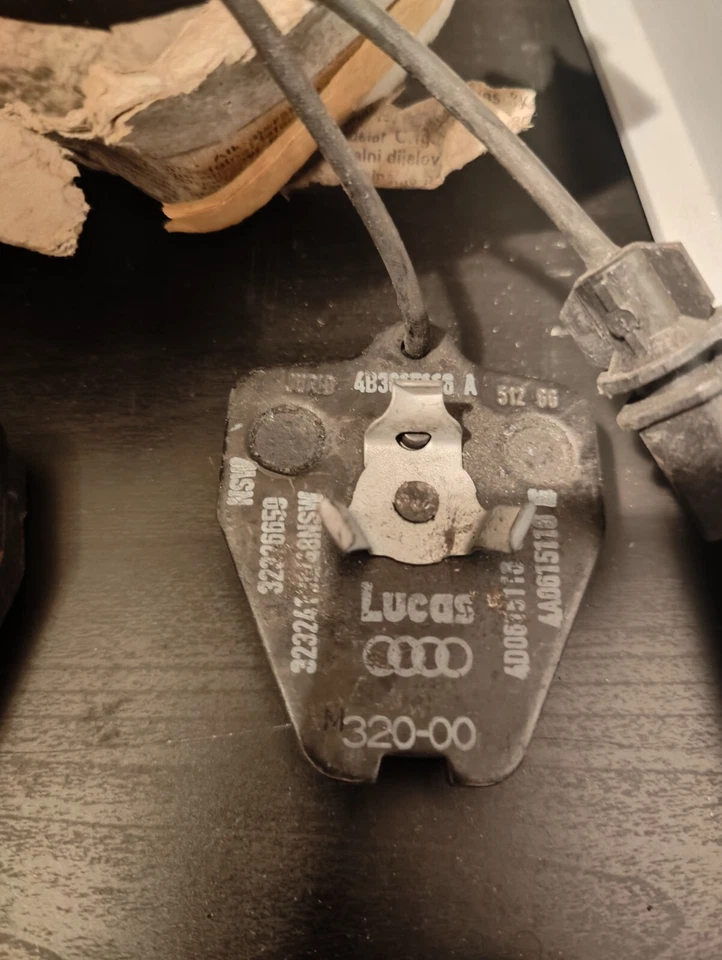 Original Lucas Audi A4 S4 B5 S6 A6 100 Bremsbeläge 8D0698151B 4B3615116A - Изображение 2 из 4