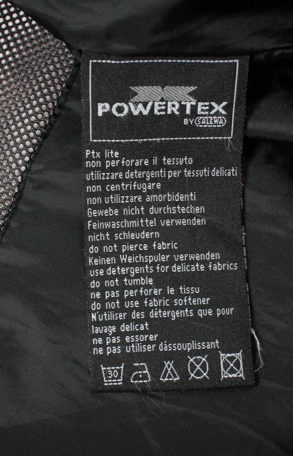 Foto 10 di 20