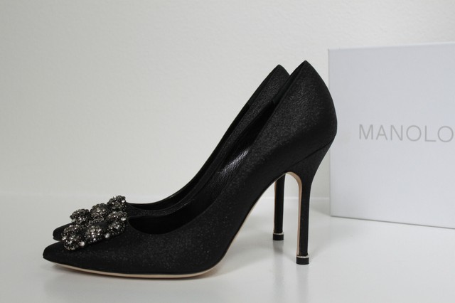 manolo blahnik hangisi black