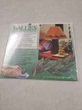 WALLIES Wallpaper Cutouts 25 Laurel Leaf Wallies NEW sealed 12919