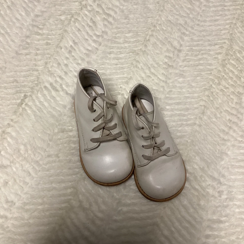 Zapatos para caminar Josmo Walker blancos de encaje para niños talla 5,5  Foto 2 de 4