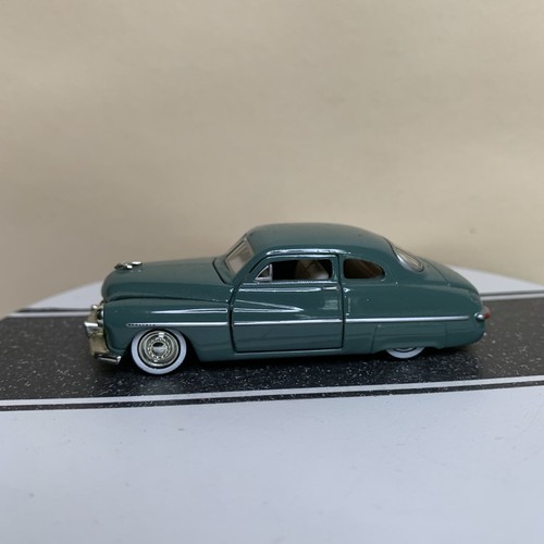 2008 M2 Machines Castline 1949 Mercury Coupe grün mit silberner Verkleidung Maßstab 1:64 NM